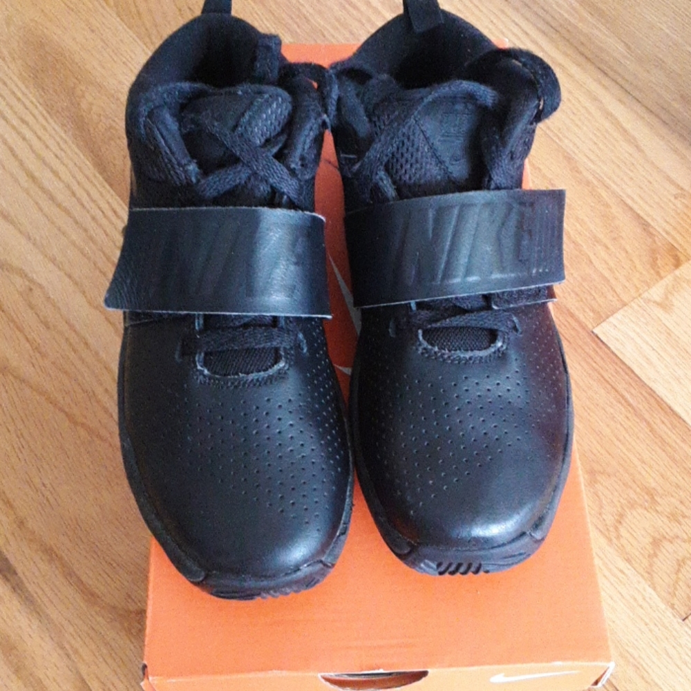 Nike Team Hustle